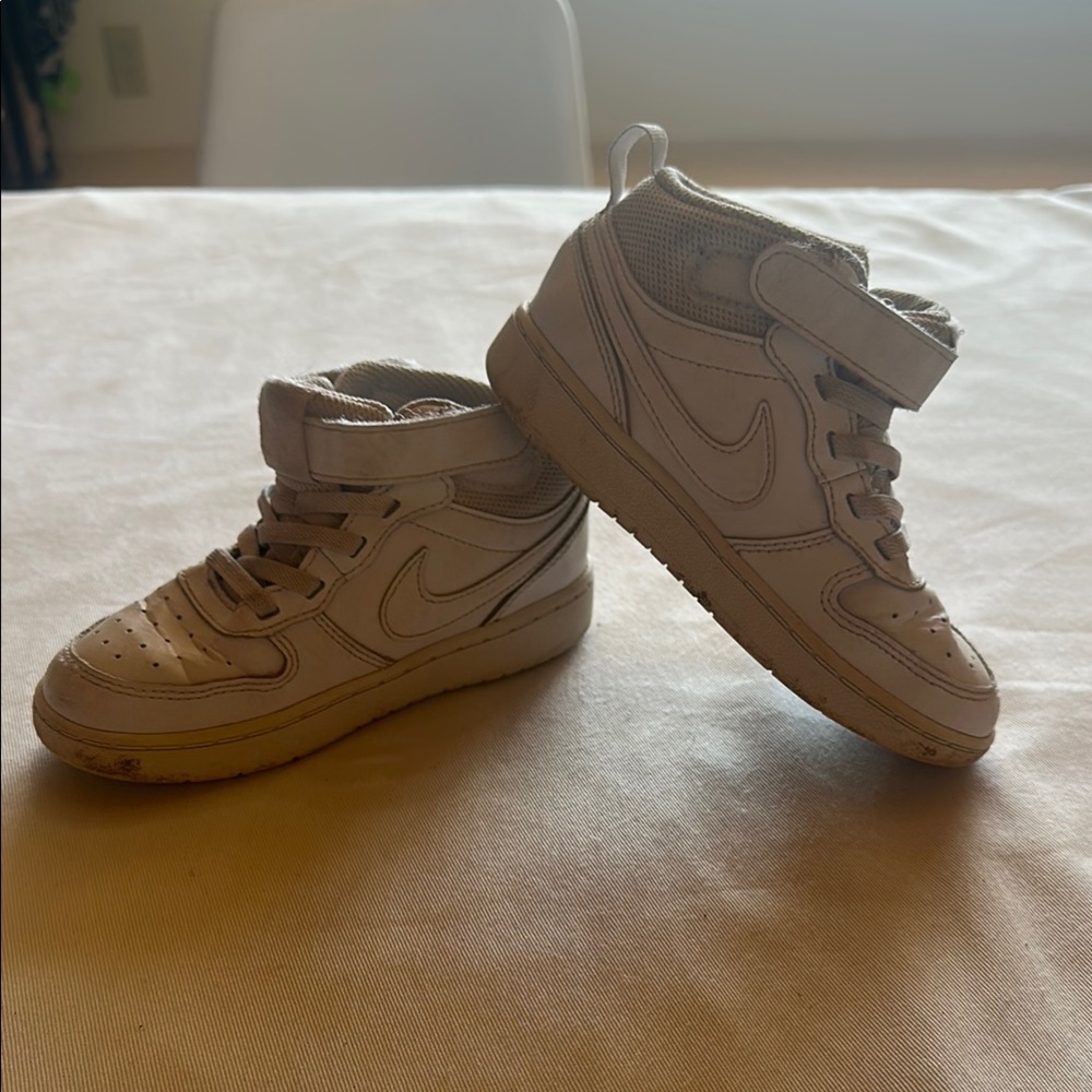 Kids High-Top Sneakers *fair condition